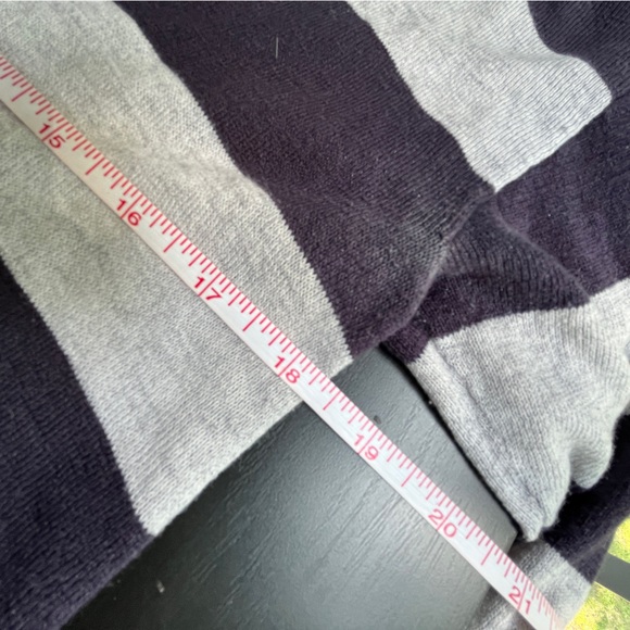 Vintage Gap Boyfriend Sweater with thick navy & light gray stripes-Adult Small - Picture 11 of 16